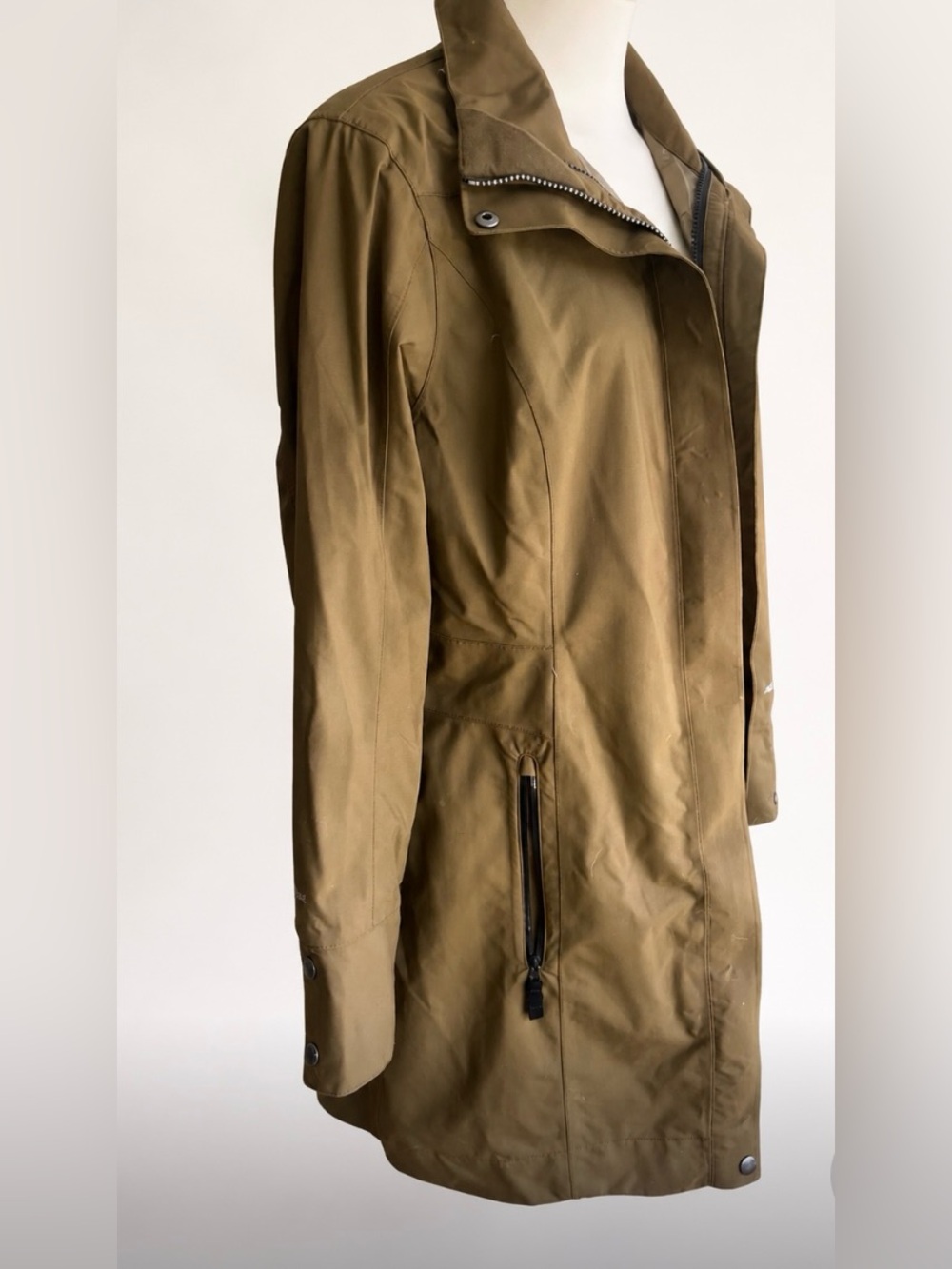 Eddie Bauer women’s WeatherEdge long raincoat/trench, size Medium - Picture 3 of 10